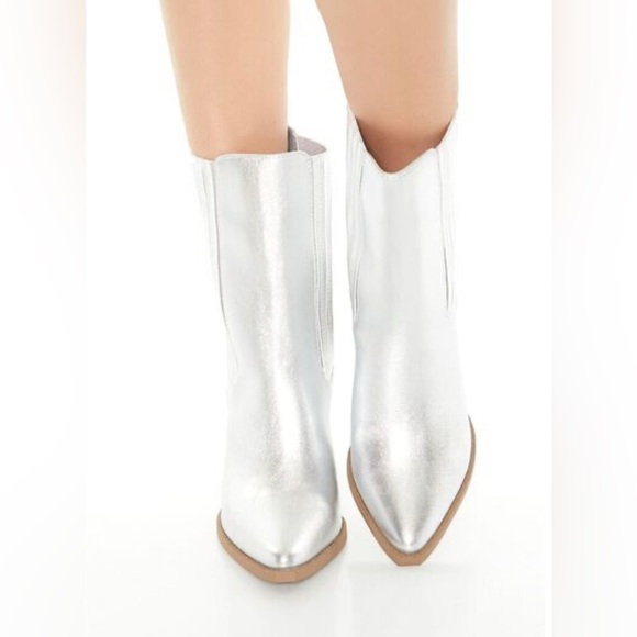 Forever 21 Women’s Metallic Silver Pointed Booties 7 - Picture 7 of 8